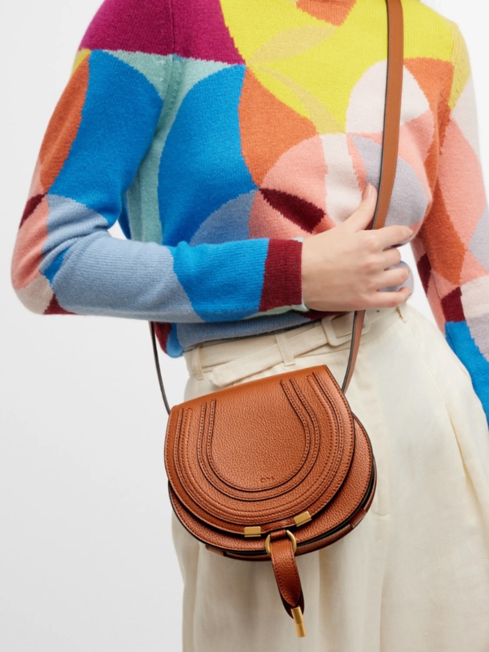Chloé Marcie Small Crossbody Bag in Grained Calfskin - Tan - Picture 3 of 13